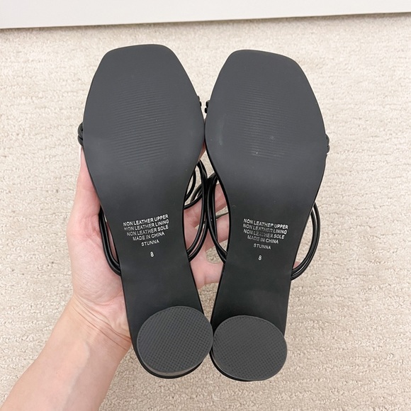 NWT Black heels - Picture 5 of 9